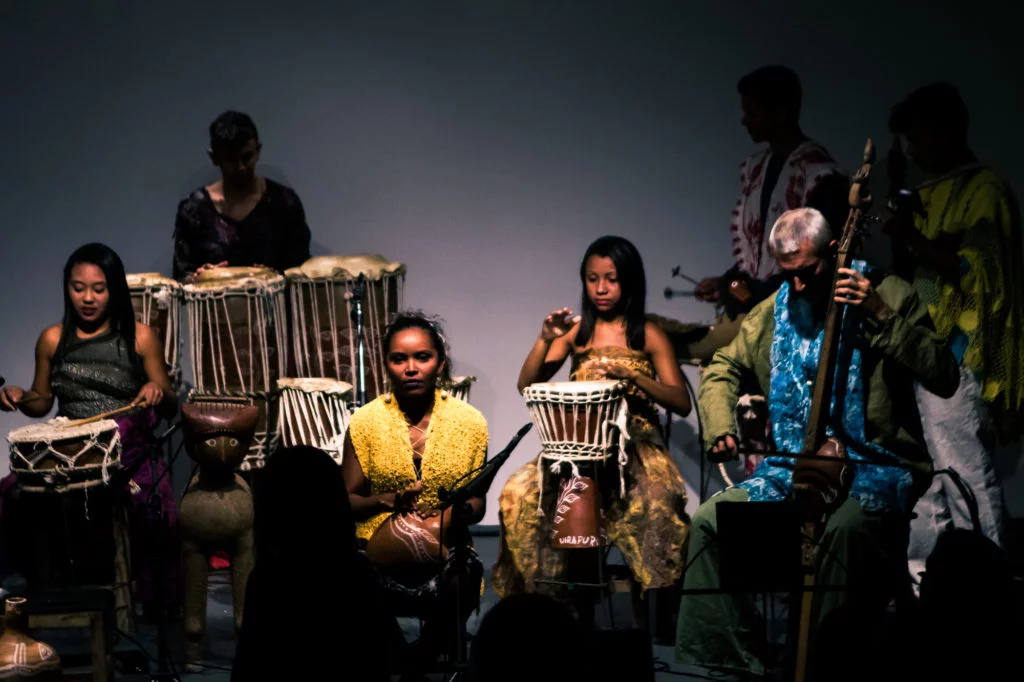Apresentação do grupo musical UIRAPURU (Foto: Rodolfo Goud)